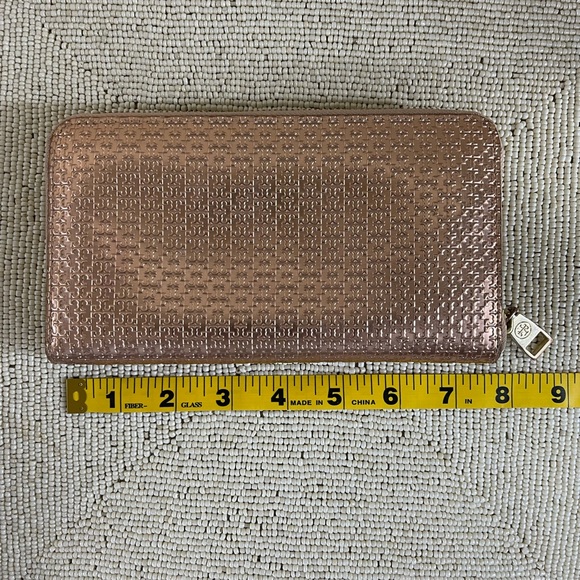 Tory Burch Metallic Rose Gold Zippered Wallet - Picture 15 of 16